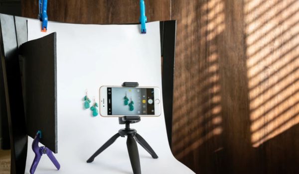 prepare to take product photos by iphone